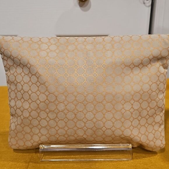 Bulgari Parfums For Emirates Zippered Clutch with Charm Emirates Like New - Picture 4 of 13